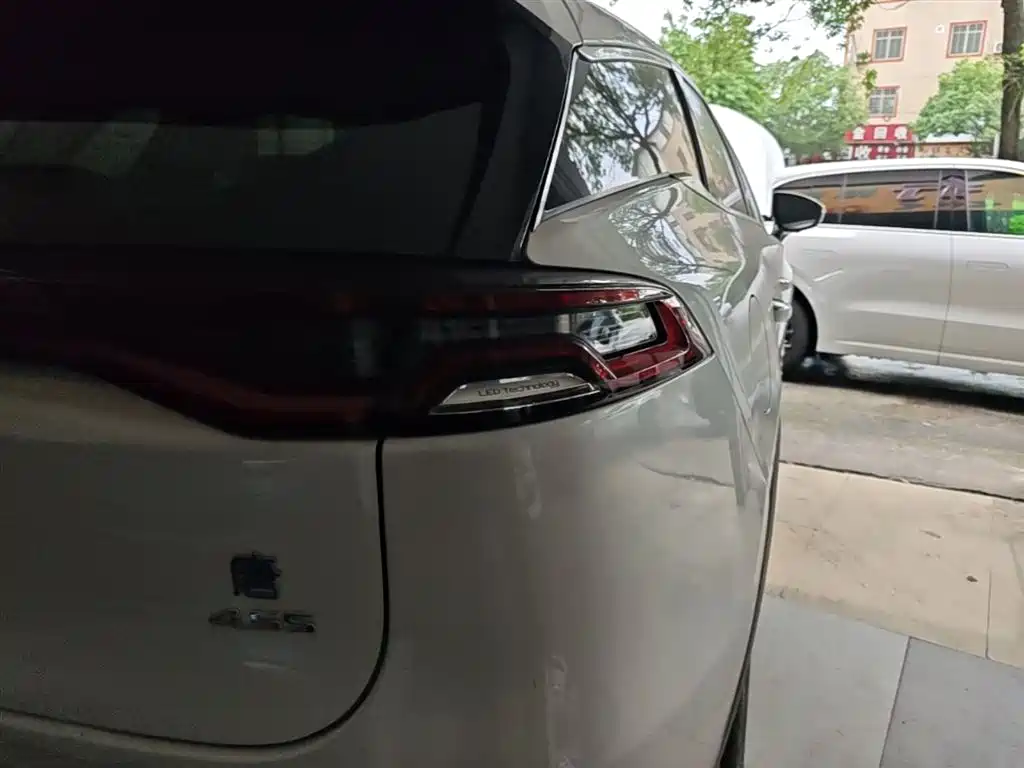 BYD Tang New Energy 2018 DM 2.0T AWD Smart Connection Enjoy Edition 7-Seater China V фото 8