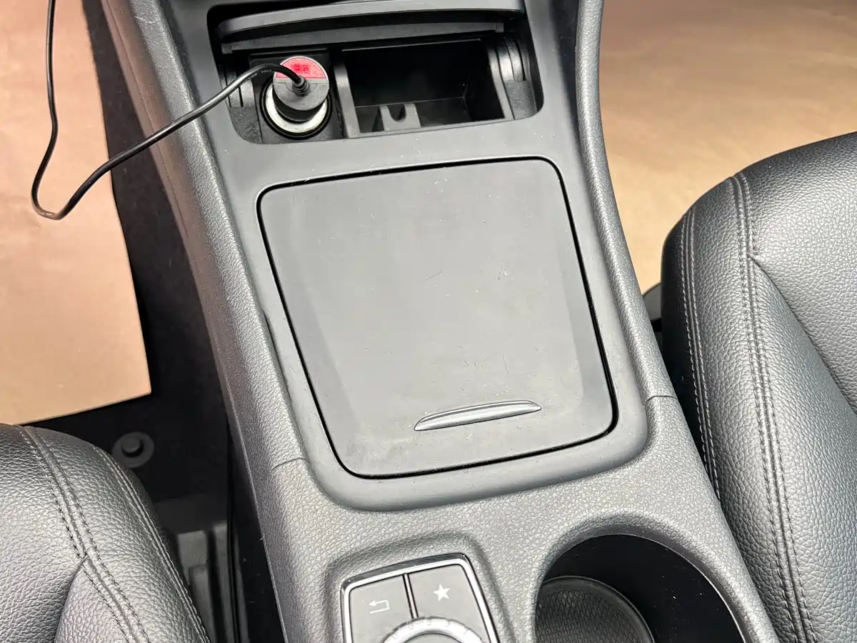 Mercedes-Benz CLA (Import) 2015 CLA 200 фото 8