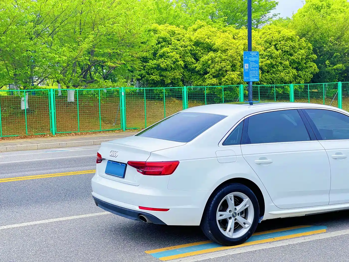 Audi A4L 2017 40 TFSI Fashion Edition фото 15