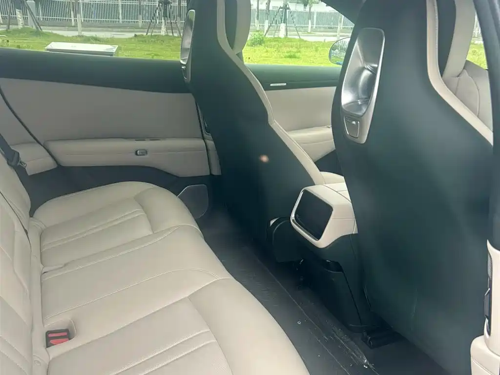 Xiaomi Auto Xiaomi YU7 2025 Extended Range RWD Edition фото 8