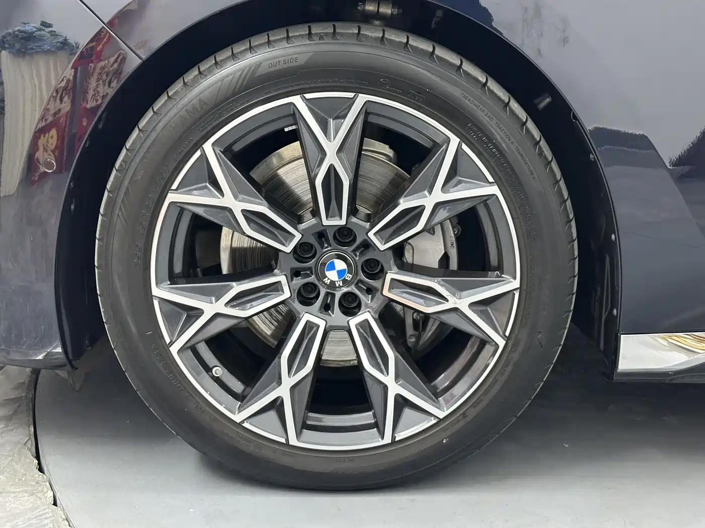 BMW 7 Series 2023 Model 735Li Luxury Package фото 21
