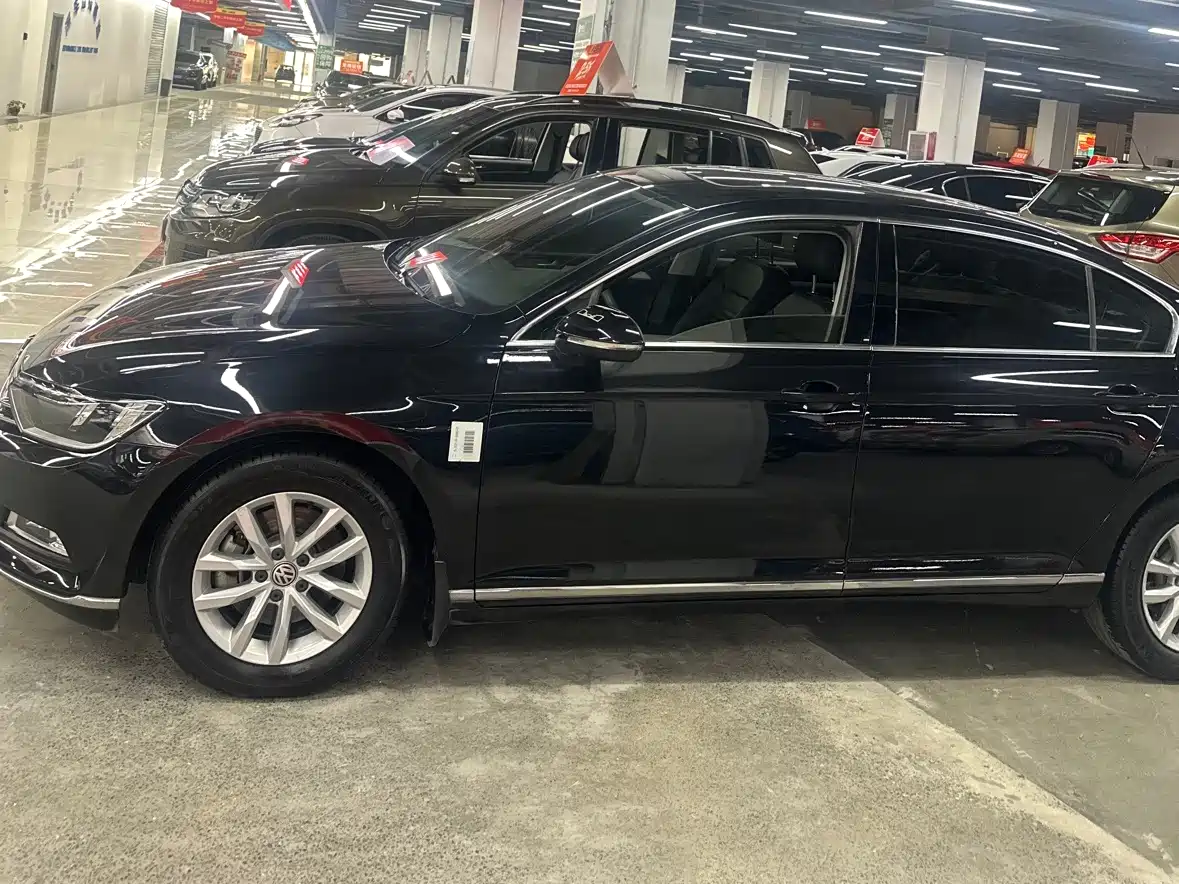 Volkswagen Magotan 2018 280TSI DSG Comfort фото 3