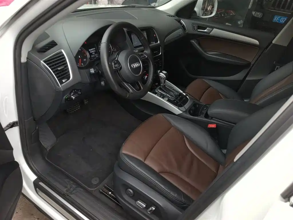 AUDI Q5