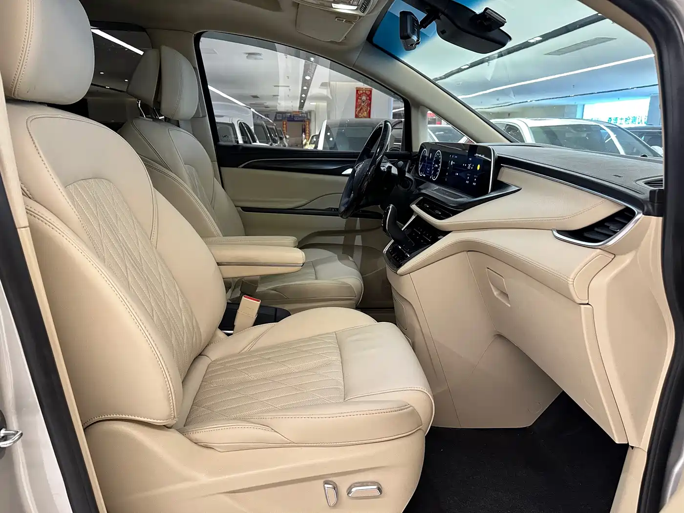 Buick GL8 2022 ES Landmark 653T Luxury фото 12