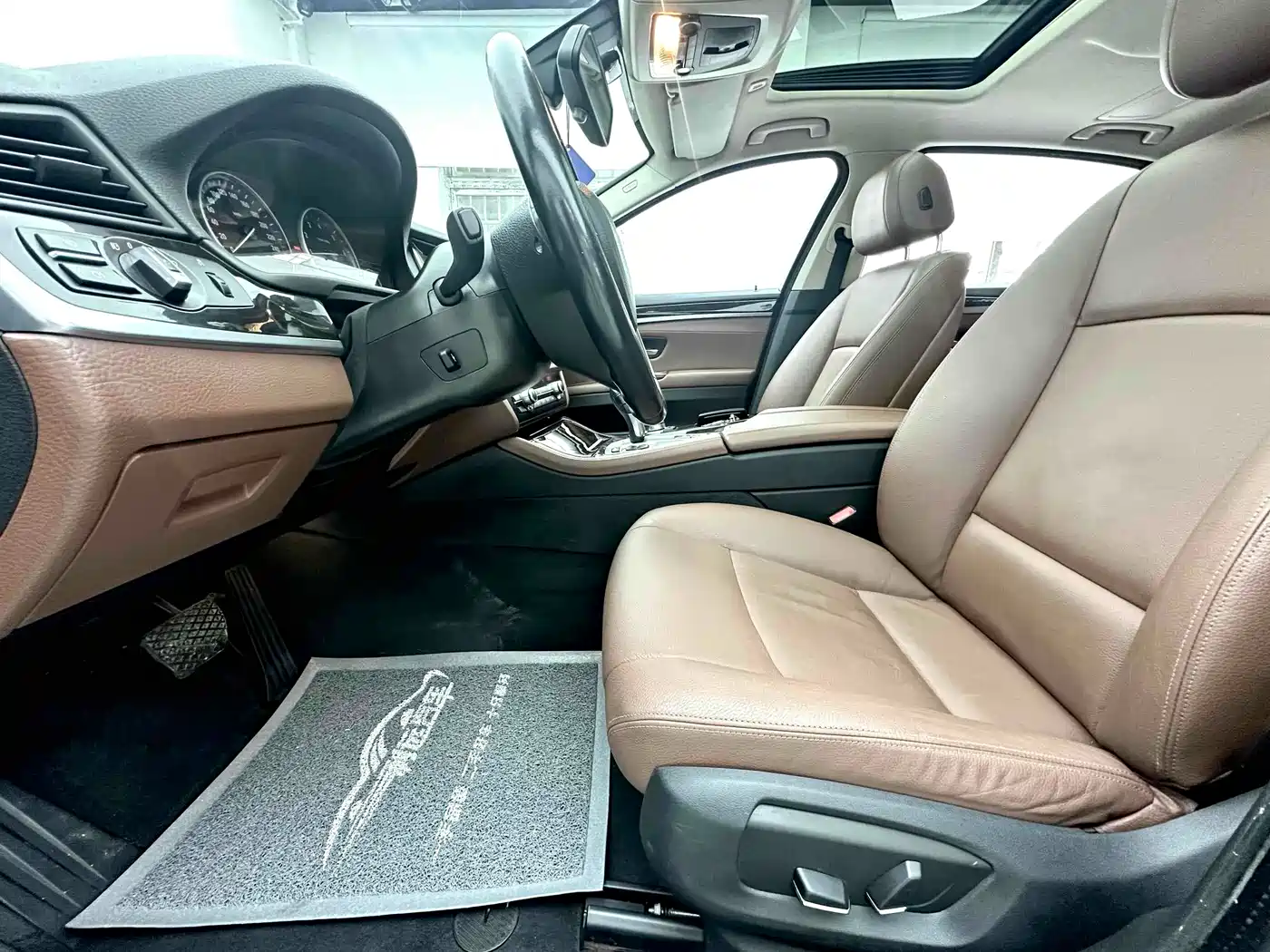 BMW 5 Series 2017 525Li Leading Edition фото 7