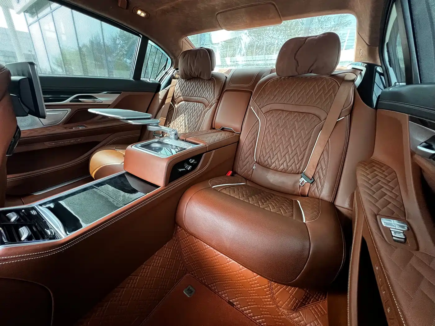 BMW 7 Series 2021 Model 740Li xDrive Executive M Sport Package фото 7