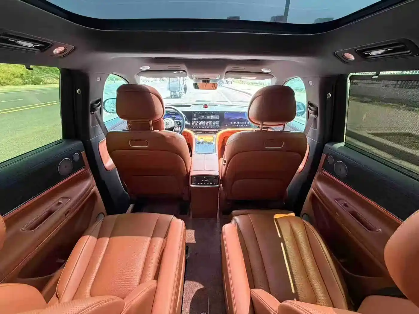 AITO Wenjie AITO M9 2024 Range Extender Max Edition 42kWh 6-seater фото 8