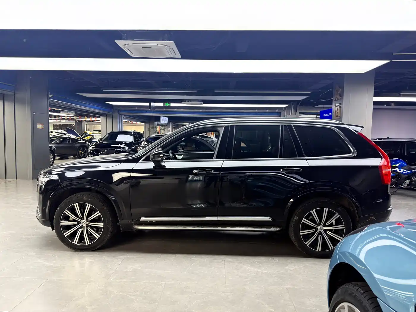 VOLVO XC90