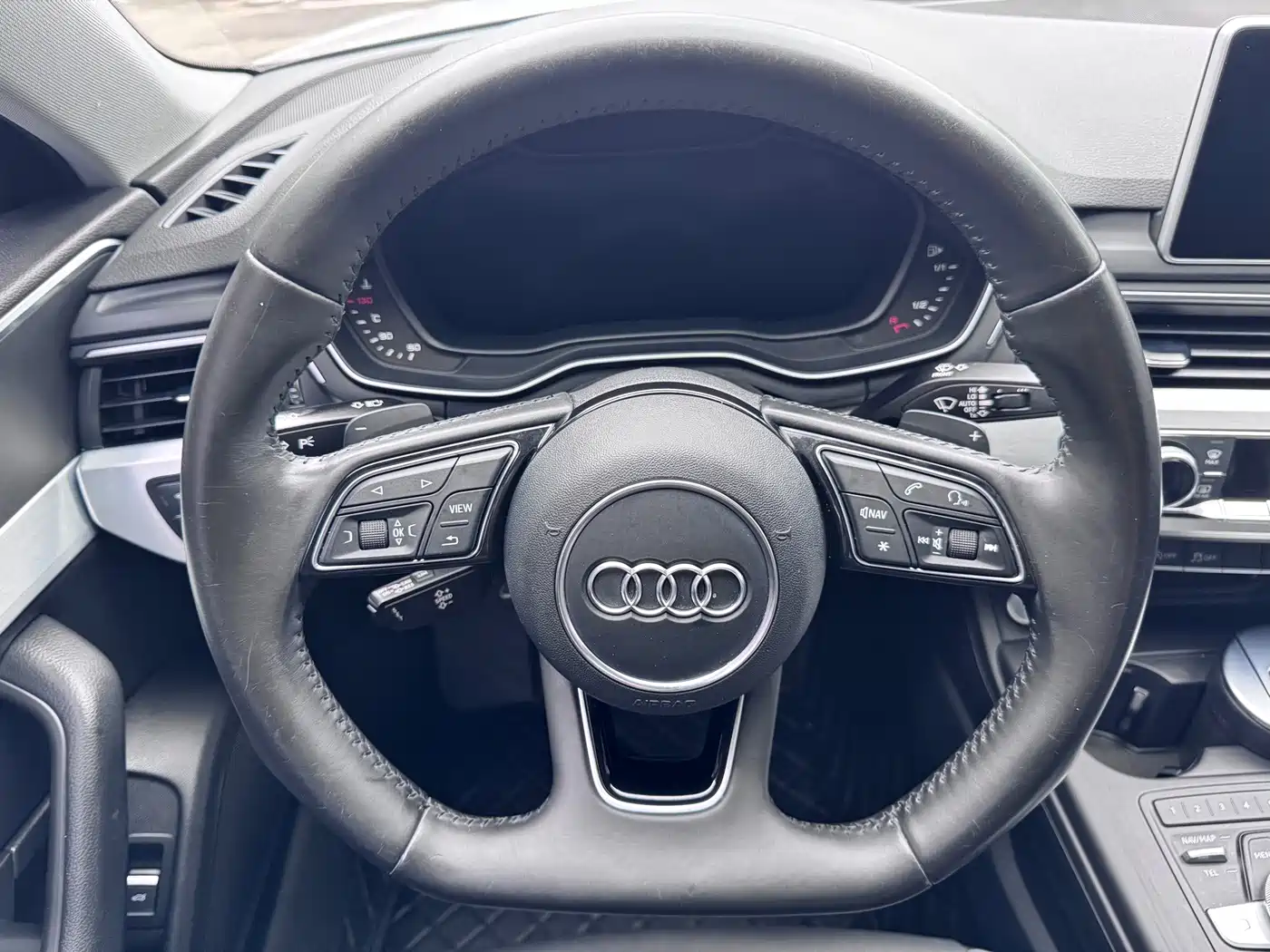 Photo 13 - Audi A4L