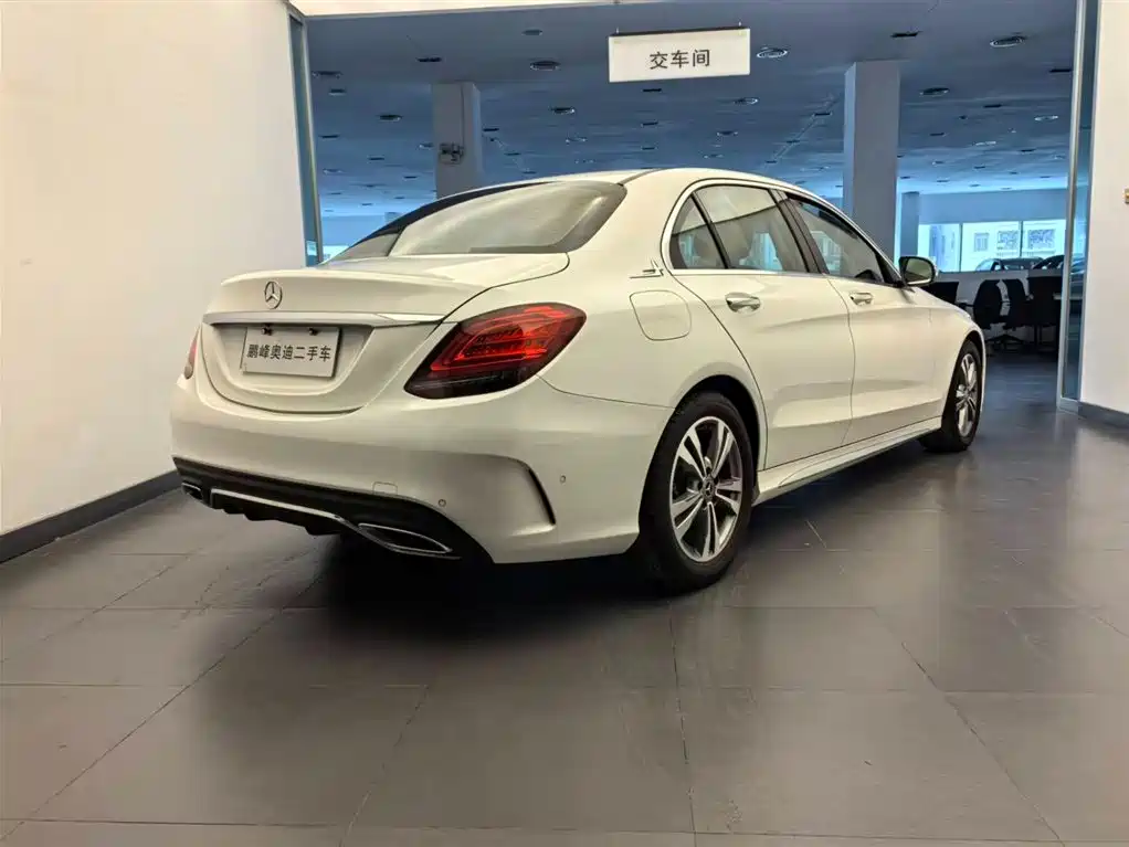 Mercedes-Benz C-Class 2019 C 180 L Dynamic Sport Edition фото 4