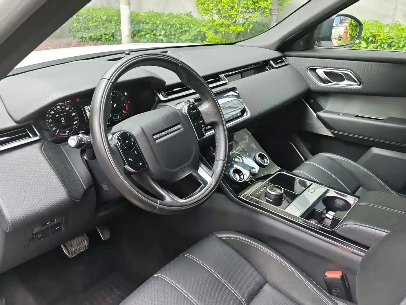 Land Rover Range Rover Velar 2017 P380 R-DYNAMIC SE фото 9