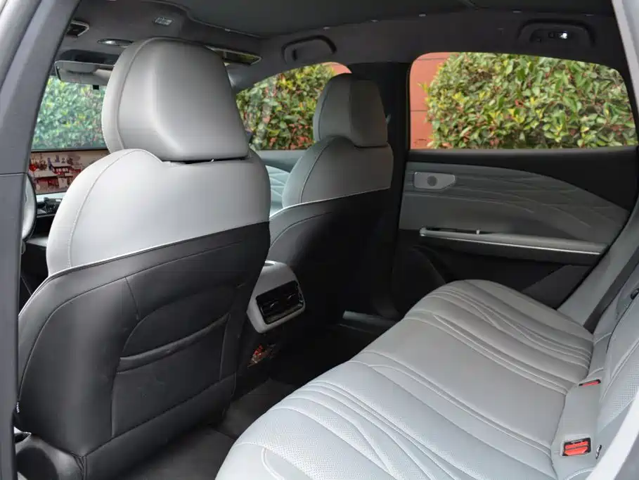 Geely Galaxy Galaxy E8 2025 2024 550km RWD MAX