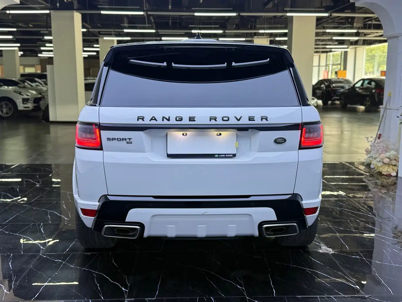 Фото 24 - Land Rover Range Rover Sport