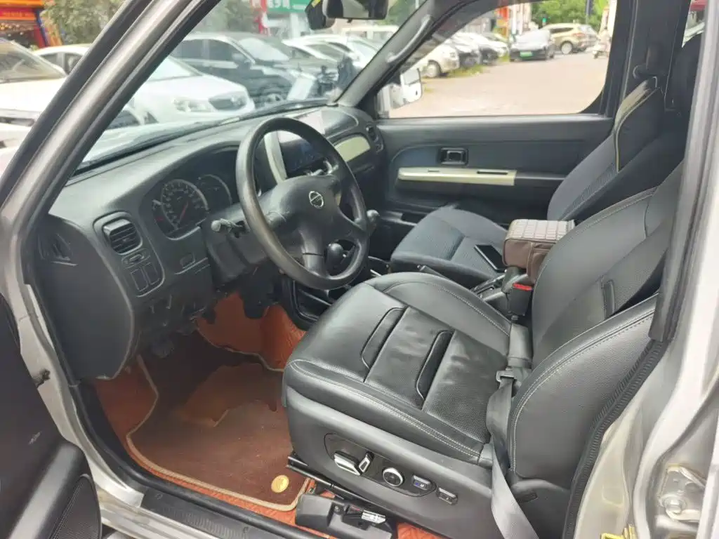 Nissan Paladin 2016 2013 2.4L 4WD Standard China V