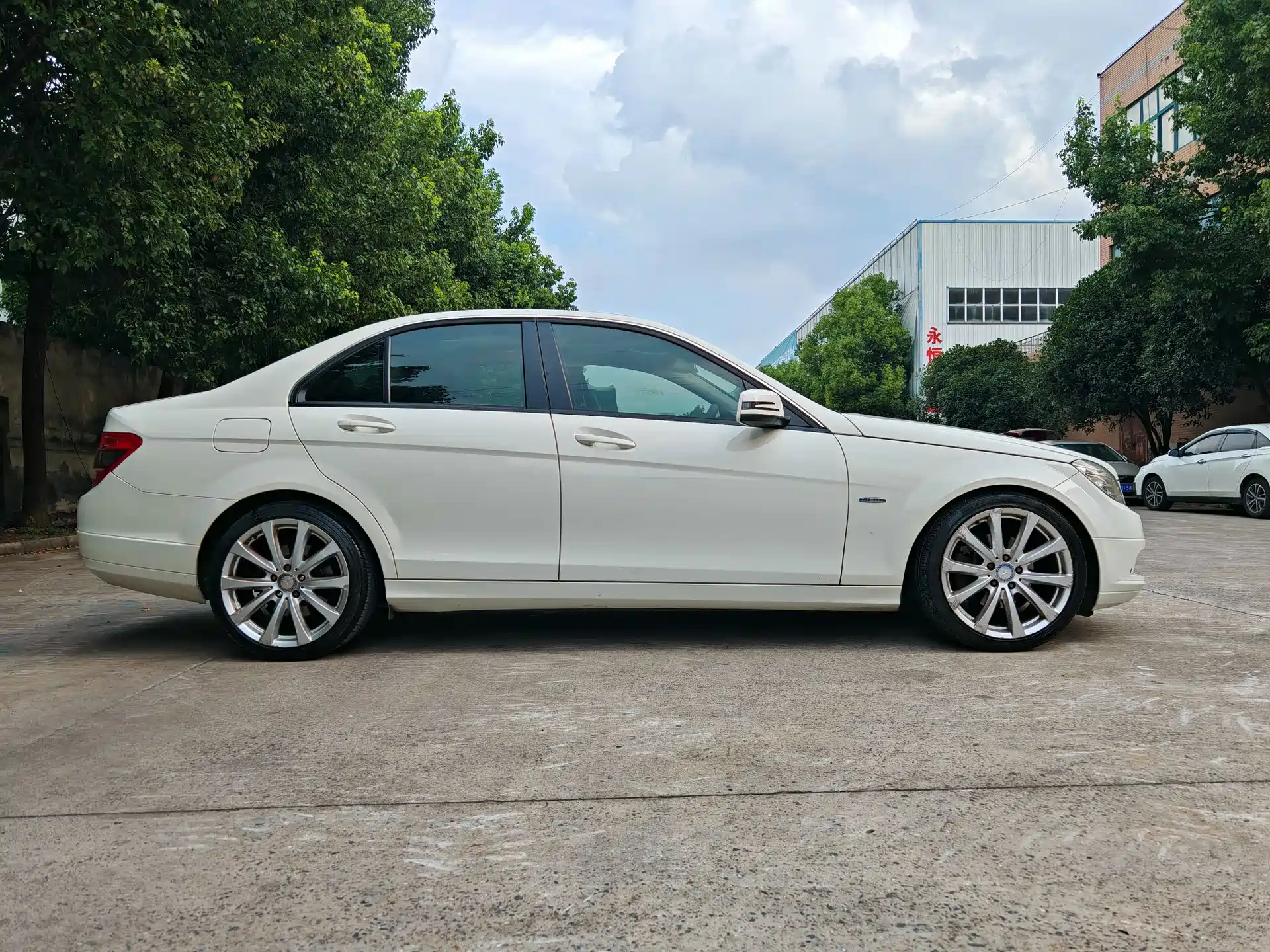 Фото 4 - Mercedes-Benz C-Class