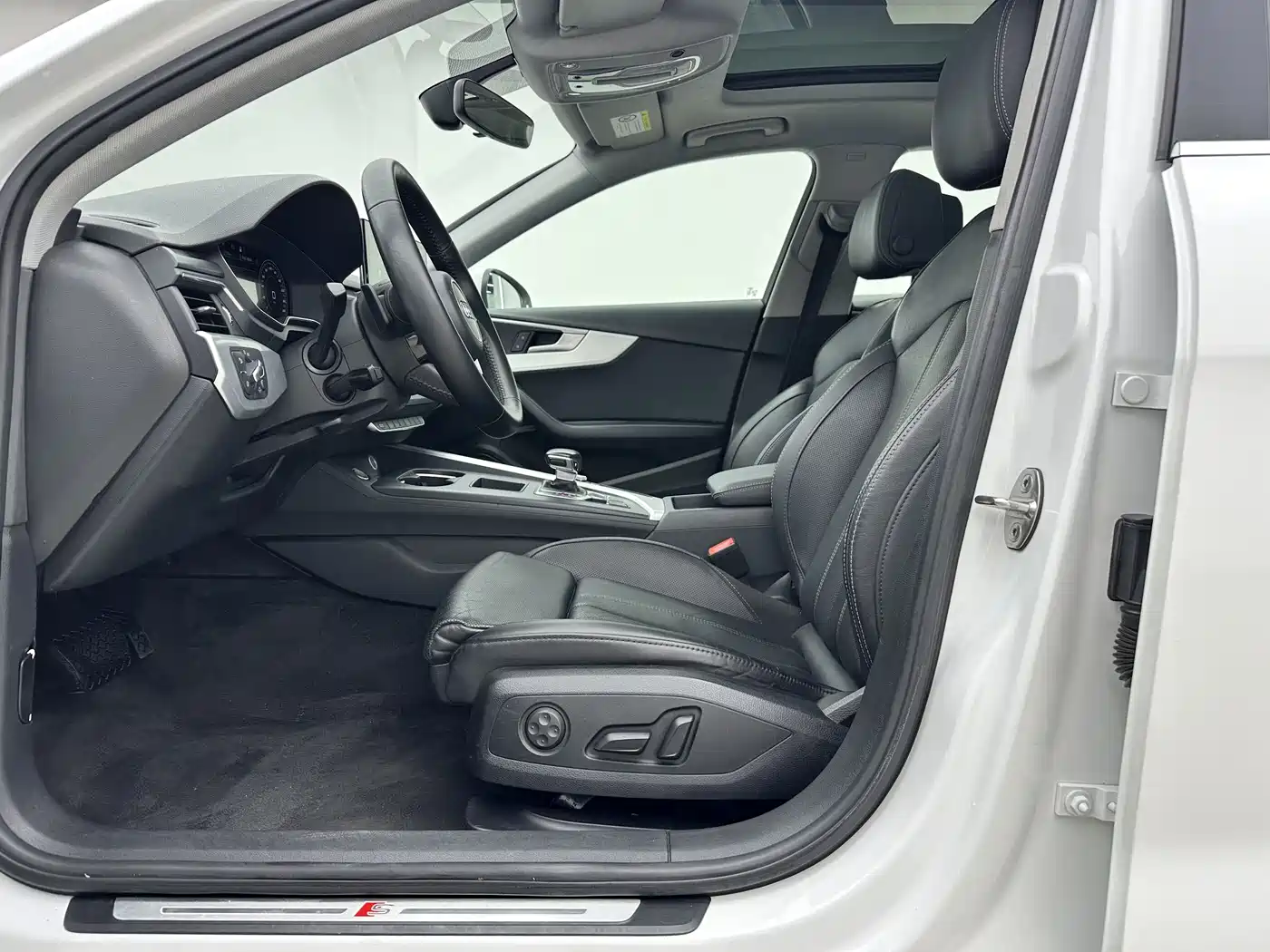 Audi A4L 2020 40 TFSI Fashion Dynamic Edition фото 13