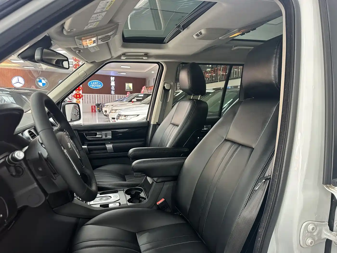 Land Rover Discovery 2013 3.0 SDV6 HSE Diesel фото 12