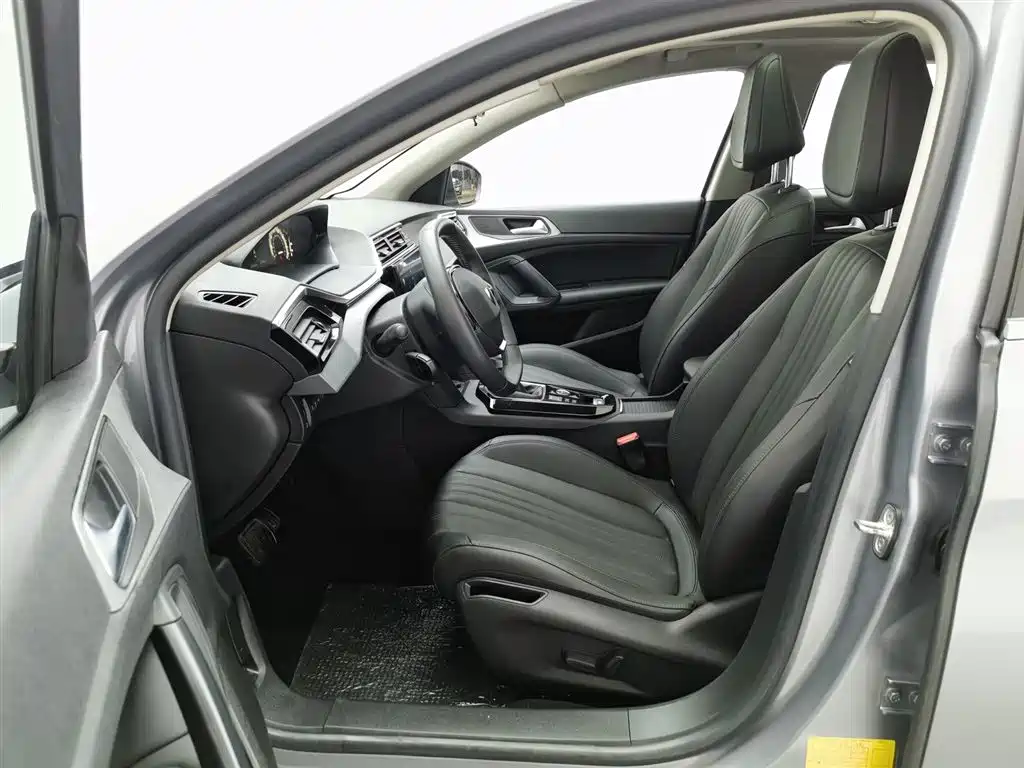 Peugeot 408 2022 1.6T Light Chaser Edition фото 10