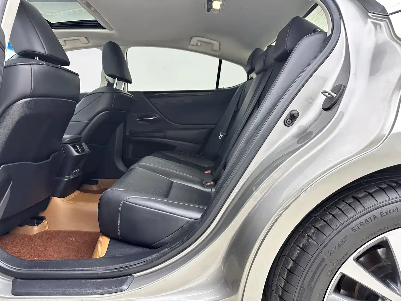 Lexus ES 2020 200 Excellence фото 12