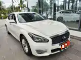 Photo 6 - Infiniti Q70