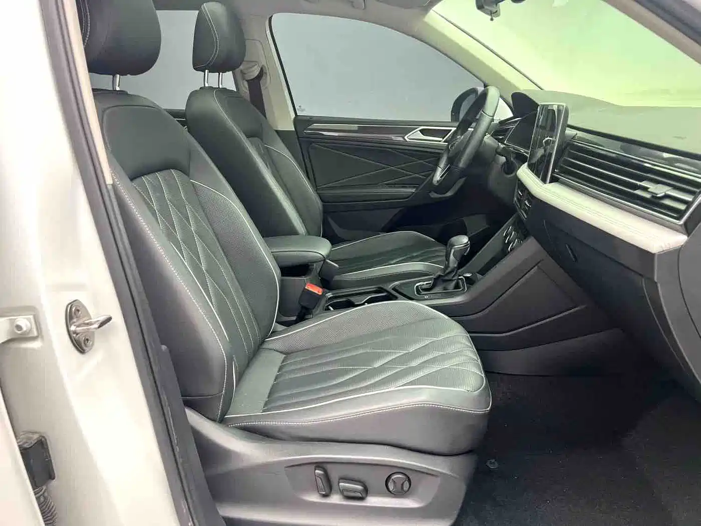 Volkswagen Tiguan L 2023 280TSI 2WD Trend Limited Edition фото 10