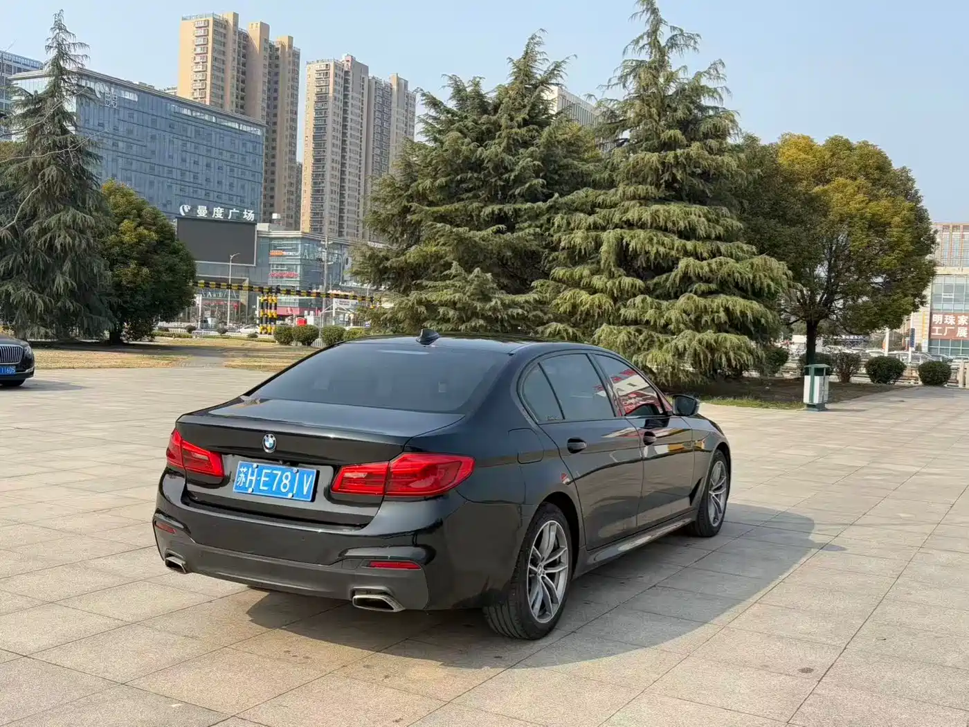 BMW 5 Series 2019 525Li M Sport Package фото 9