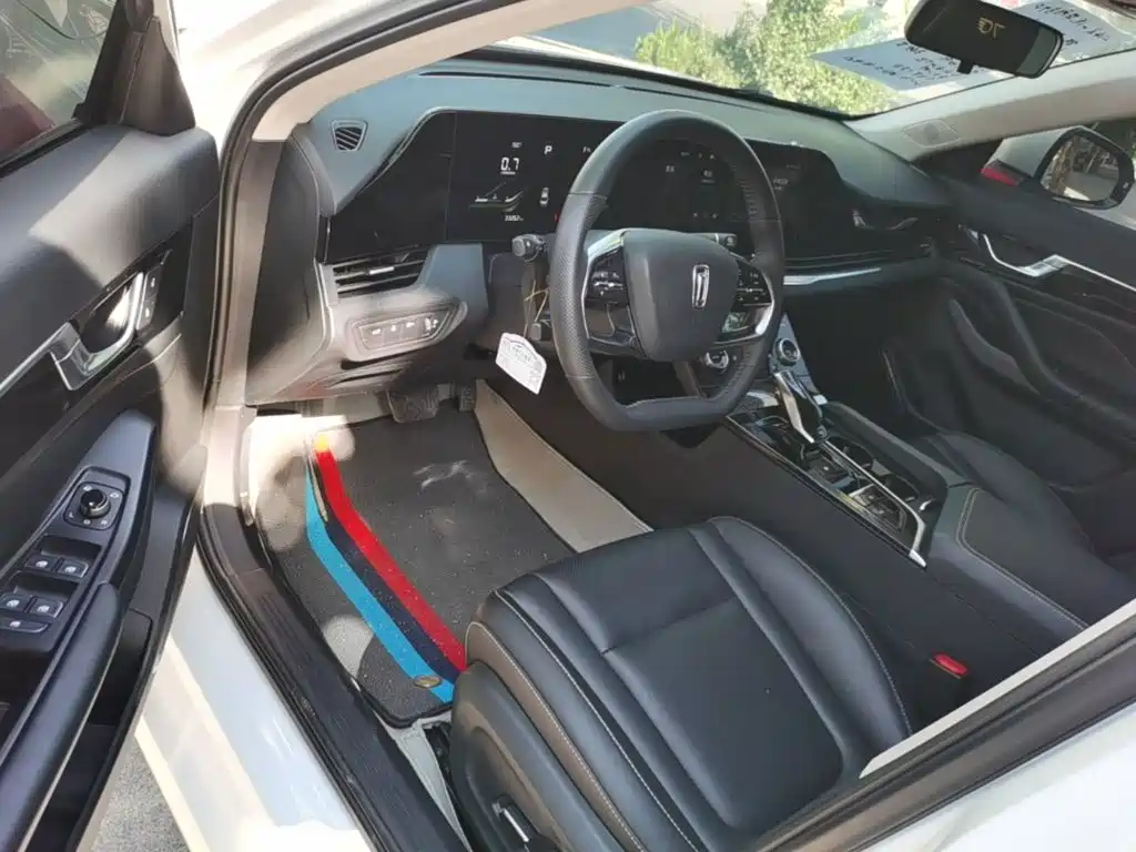 Фото 16 - Besturn B70
