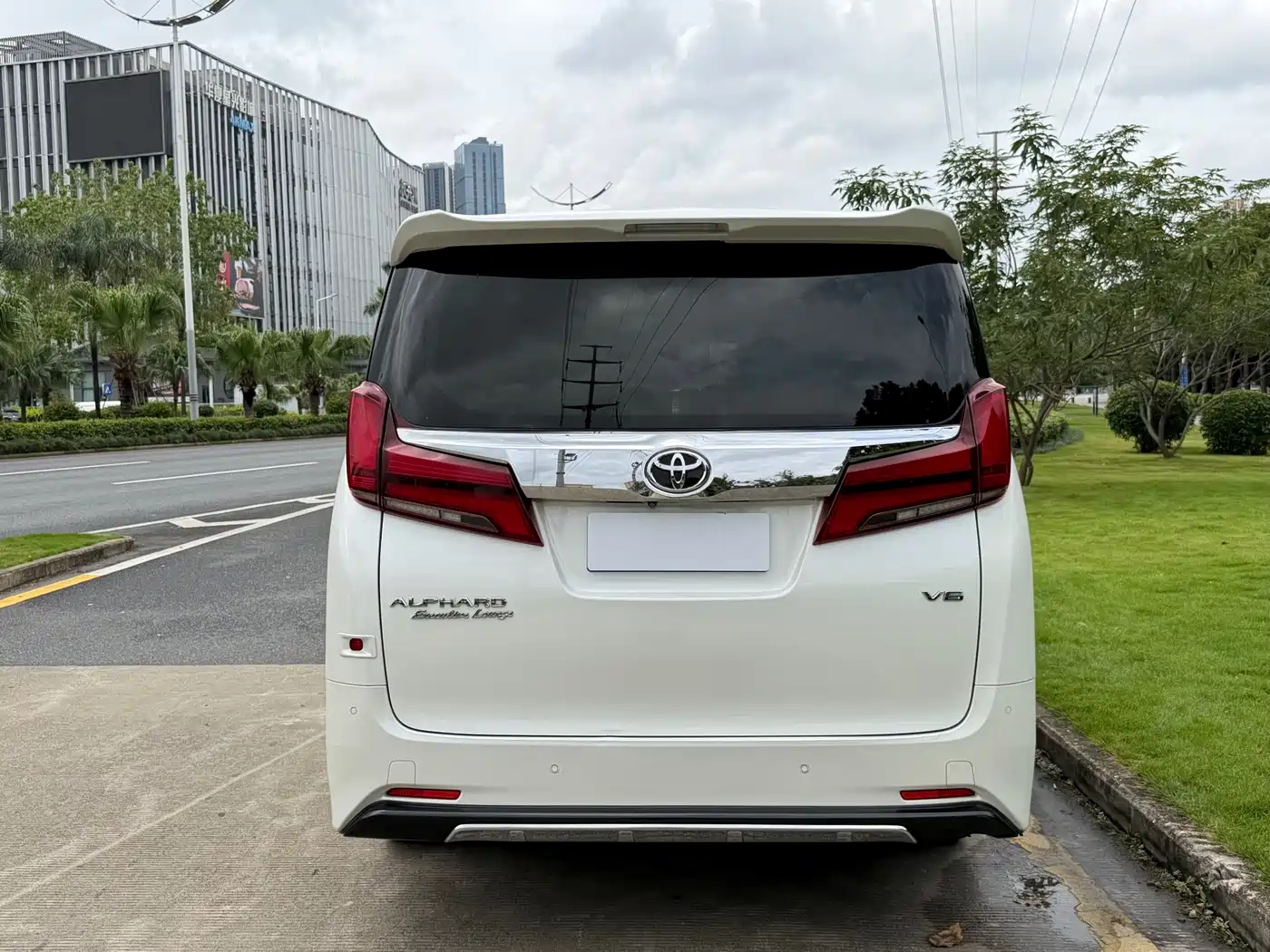 Toyota Alphard 2018 Facelift 3.5L Luxury Edition фото 5