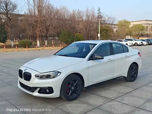 BMW 1 SERIES