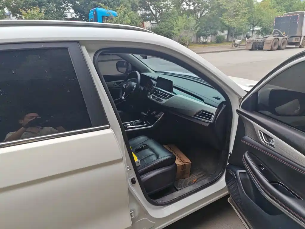 Photo 18 - Changan CS75
