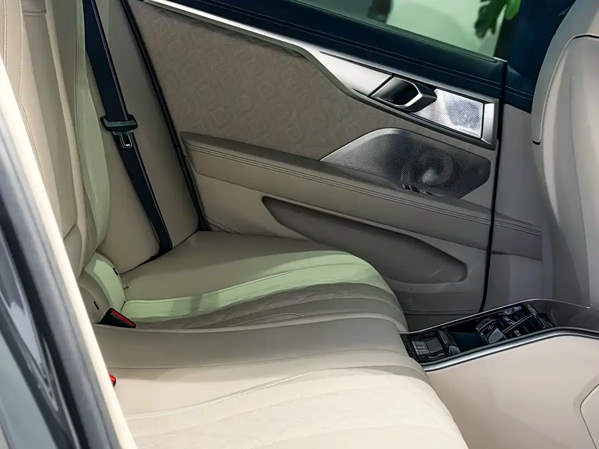 BMW M8 2023 2023 M8 4-Door Coupe Thunder Edition