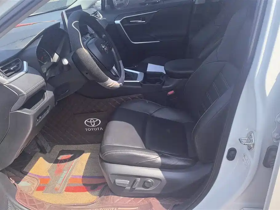 Toyota Wildlander 2021 2.0L CVT 2WD Luxury Edition фото 9