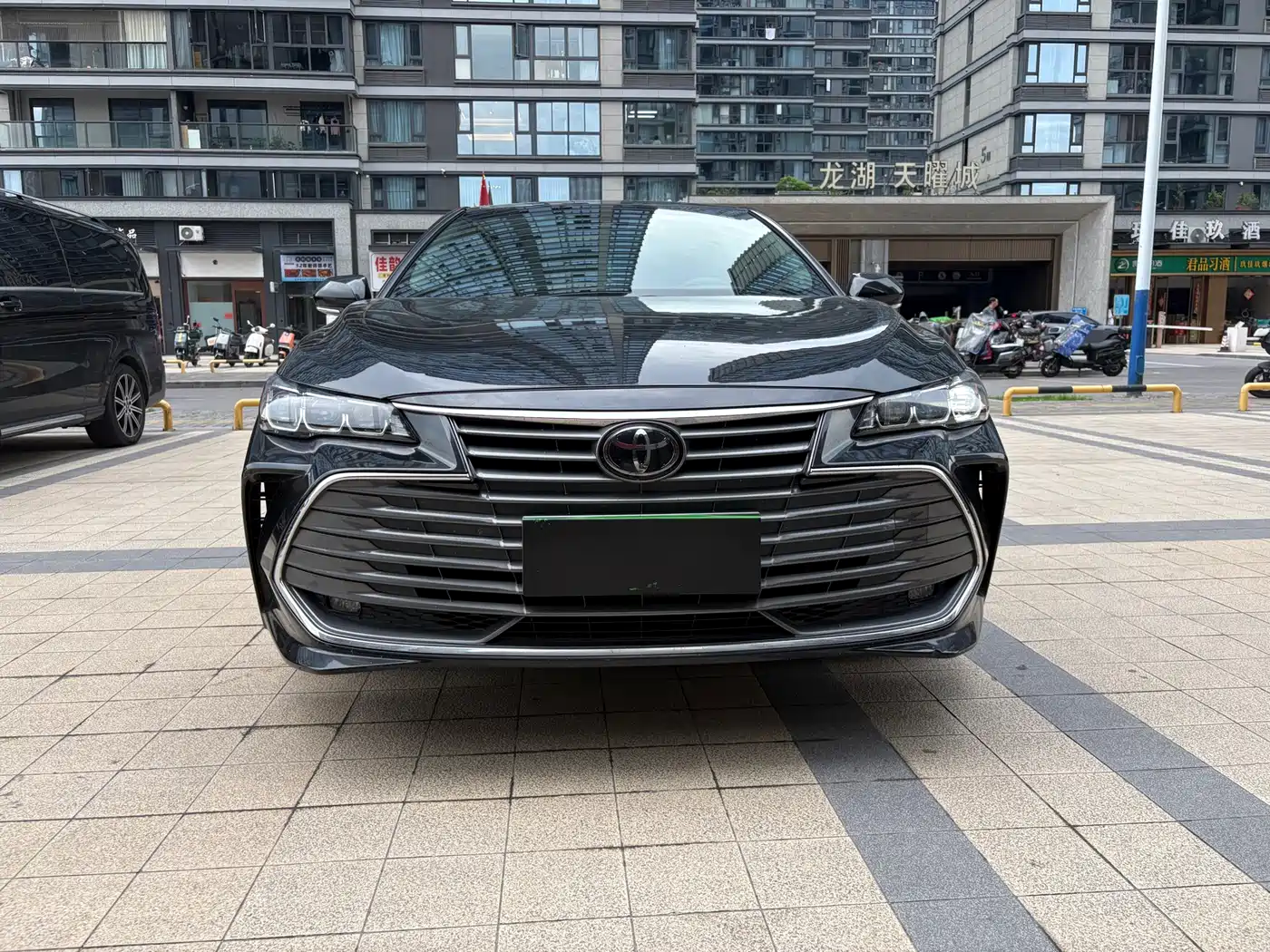 Toyota Avalon 2019 2.0L Luxury Edition (China VI) фото 2