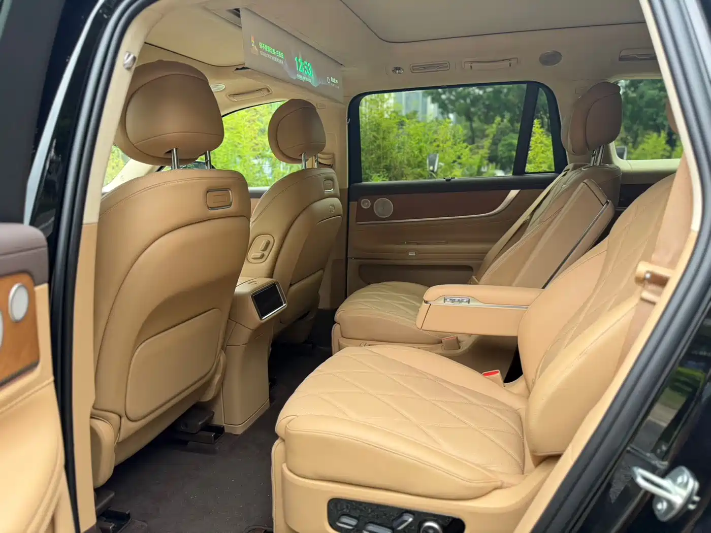 AITO Wenjie AITO M9 2025 Extended Range Ultra 52kWh 6-Seater фото 8