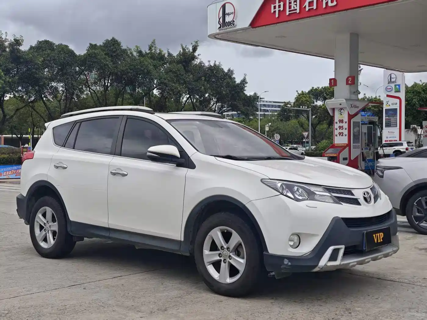 Photo 3 - Toyota RAV4 Rongfang