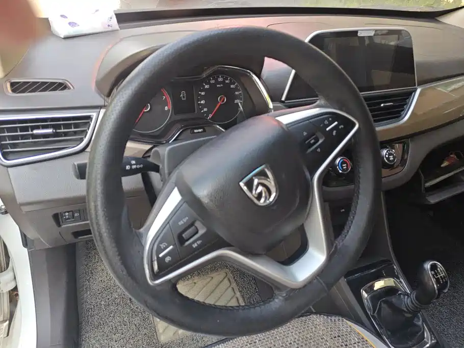 Baojun 310W 2019 2017 1.5L Manual Fashion China VI