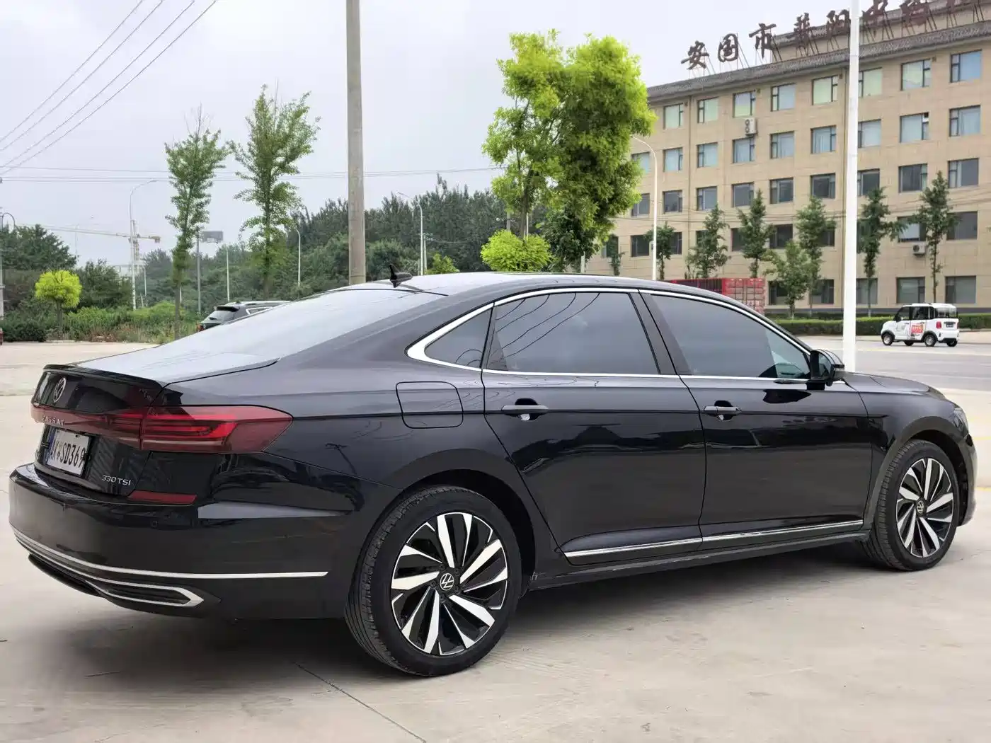 Volkswagen Passat 2023 330TSI Elite Edition фото 8