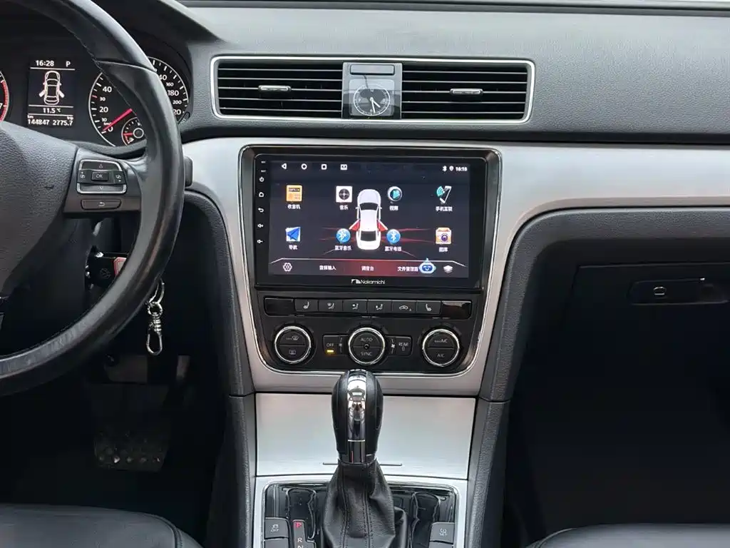 Volkswagen Passat 2015 1.8TSI Automatic Prestige Edition фото 18