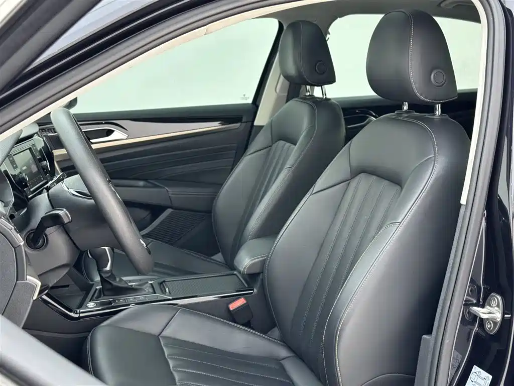 Volkswagen Passat 2019 Model 280TSI Business Edition China VI фото 21
