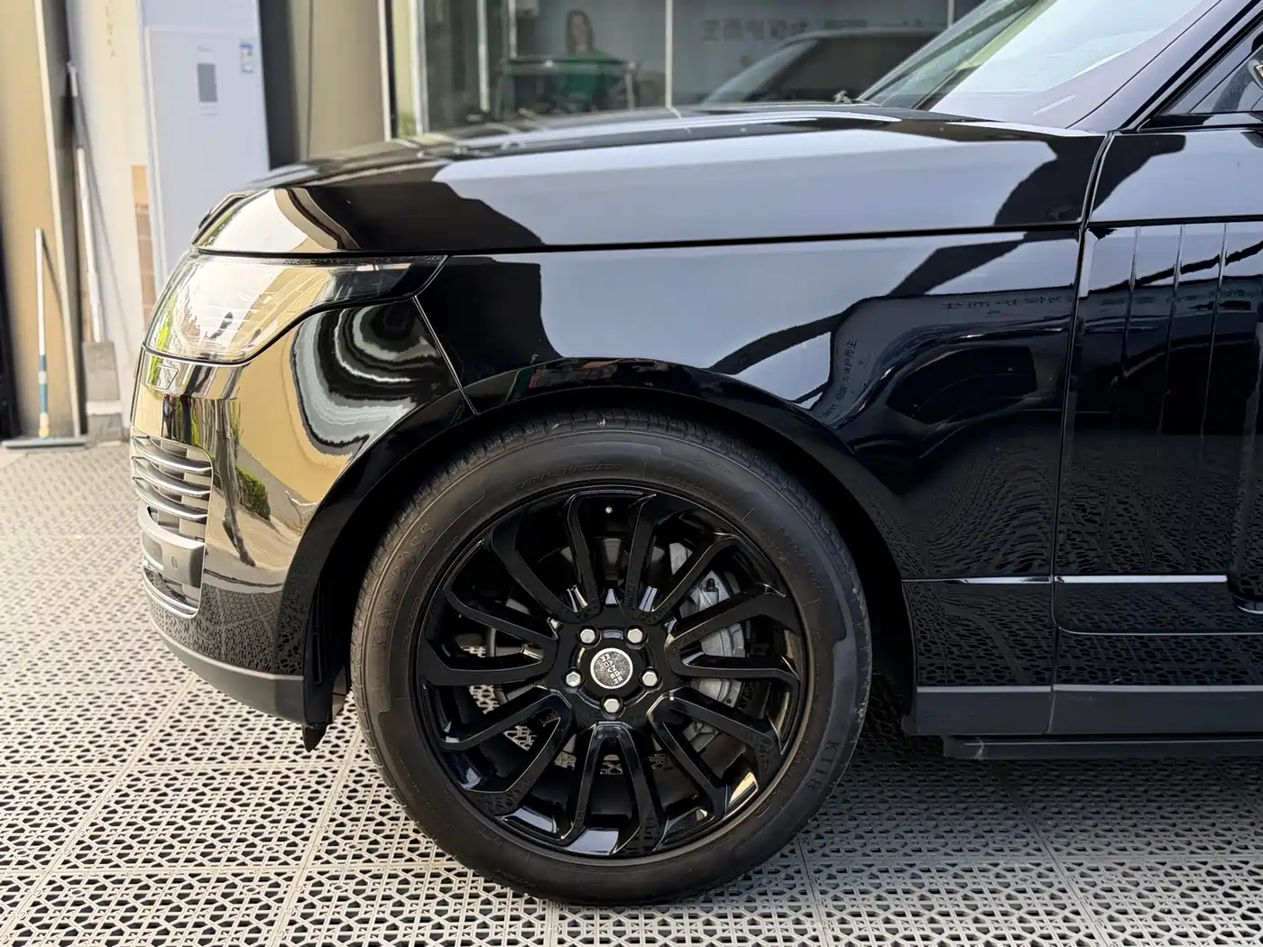 Land Rover Range Rover 2018 3.0 SC V6 Vogue Heritage Edition фото 3