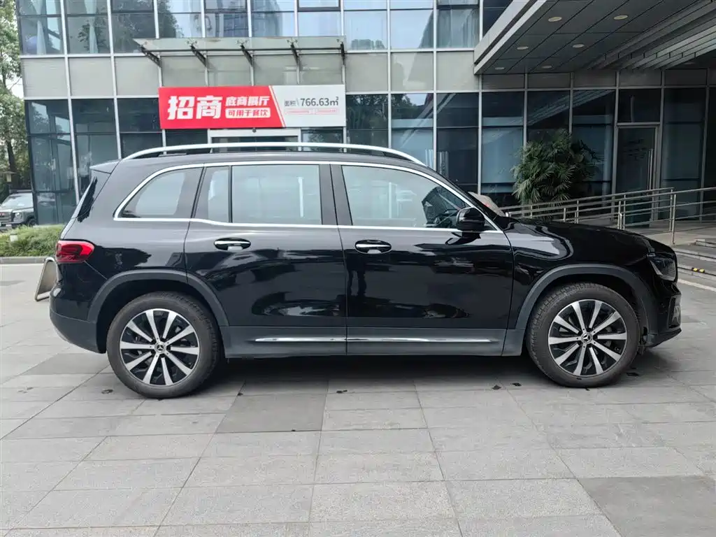 Mercedes-Benz GLB 2025 Model GLB 220 Fashion Style фото 4