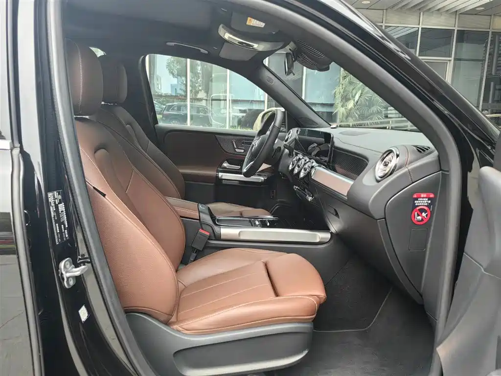 Mercedes-Benz GLB 2025 Model GLB 220 Fashion Style фото 16
