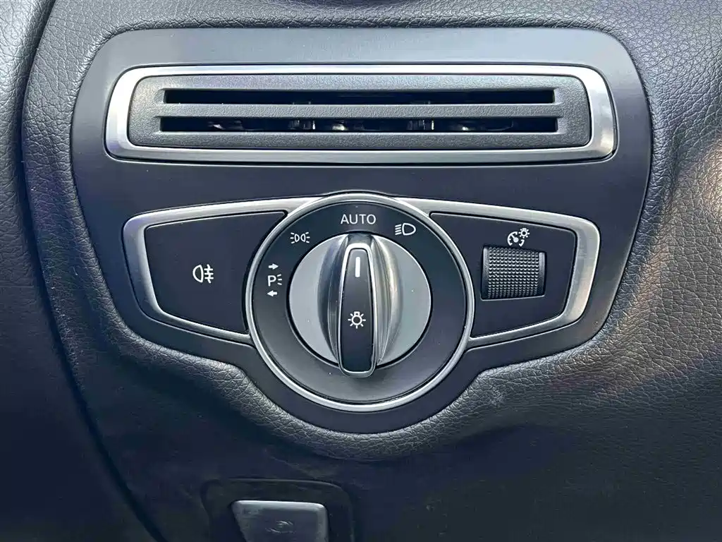 Mercedes-Benz GLC 2020 Facelift GLC 260 L 4MATIC Dynamic фото 23