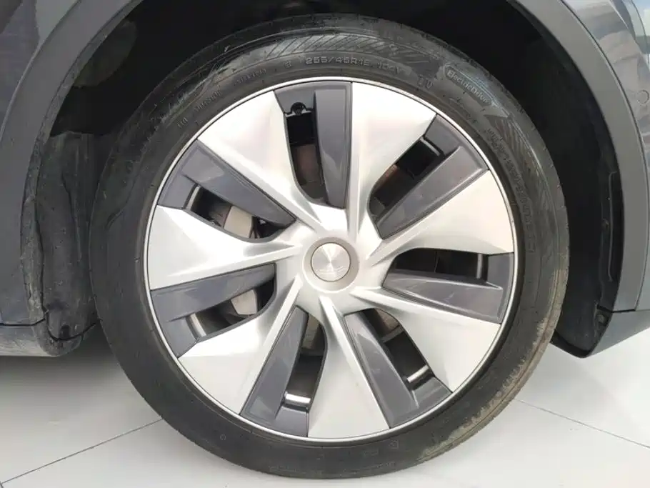 Фото 6 - Tesla Model Y