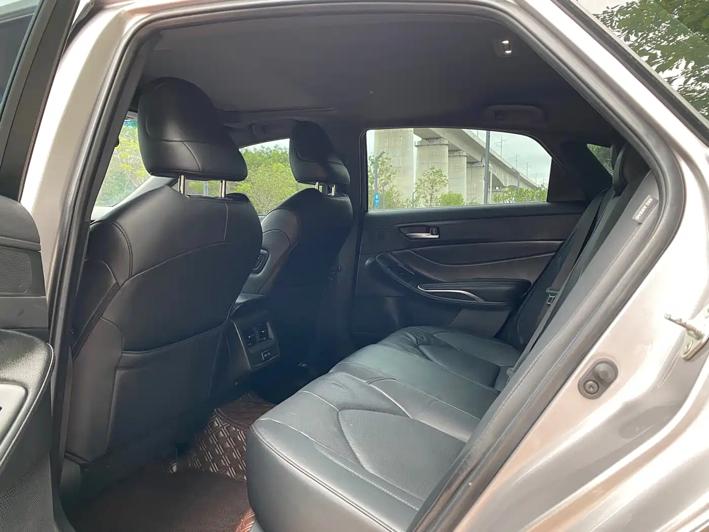 Toyota Avalon 2023 2.0L Luxury Edition фото 6