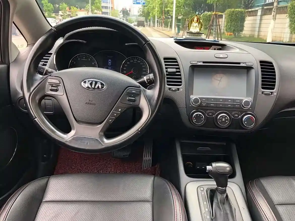 Kia K3 2015 1.6L Automatic GLS фото 9