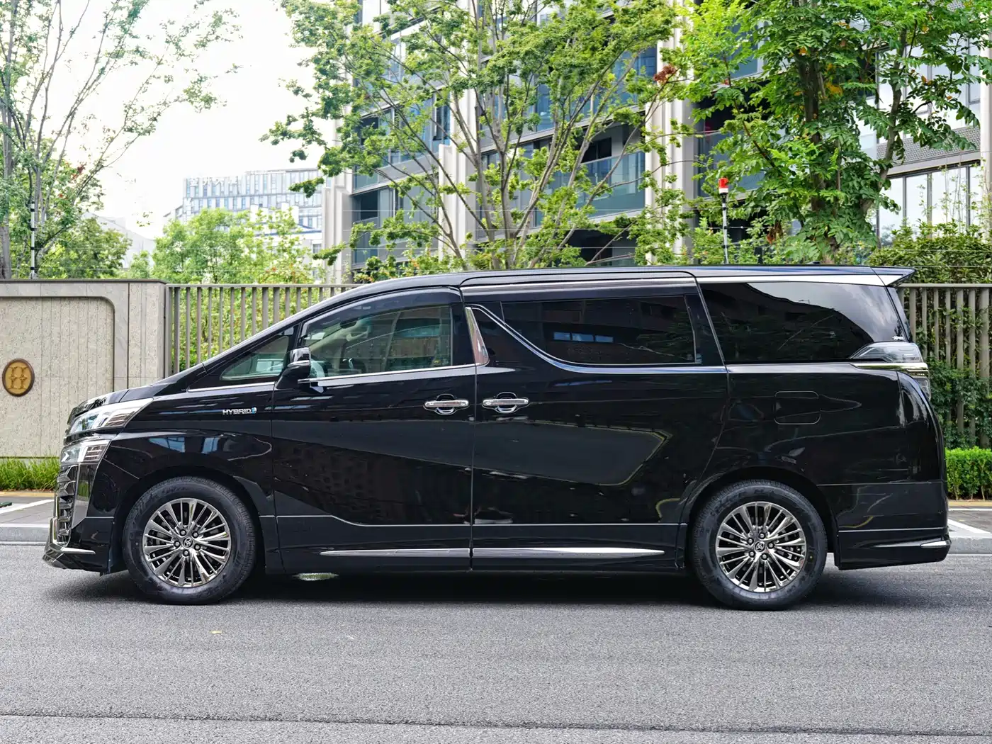 Toyota Vellfire 2021 2020 Twin Engine 2.5L HV Premium Edition