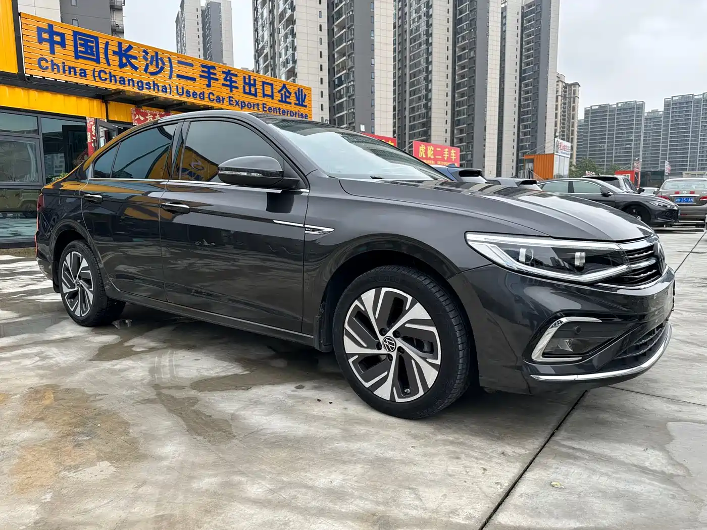 Volkswagen Bora 2023 280TSI DSG Prestige Edition фото 3