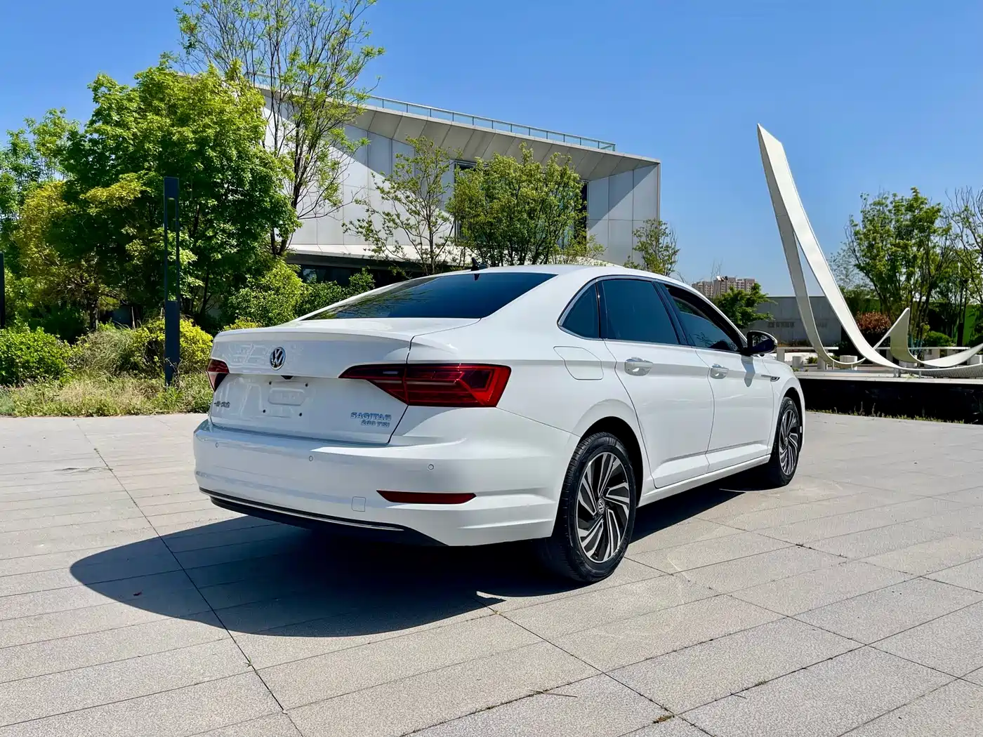 Volkswagen Sagitar 2022 280TSI DSG Surpassing Edition фото 19