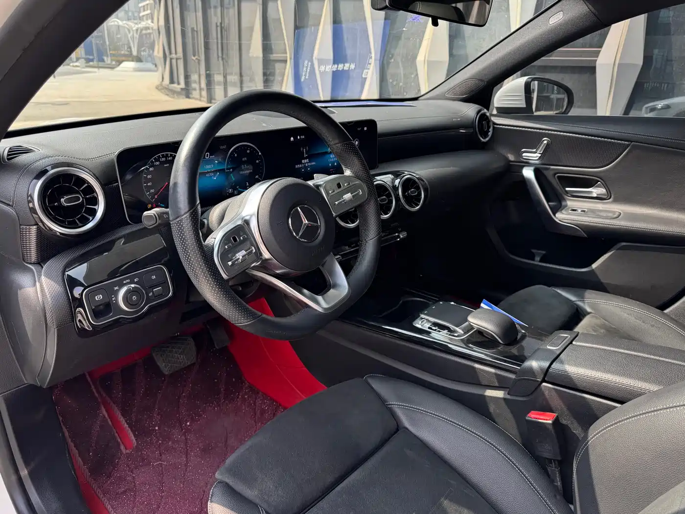 Mercedes-Benz A-Class 2019 A 200 L Sport Sedan фото 9